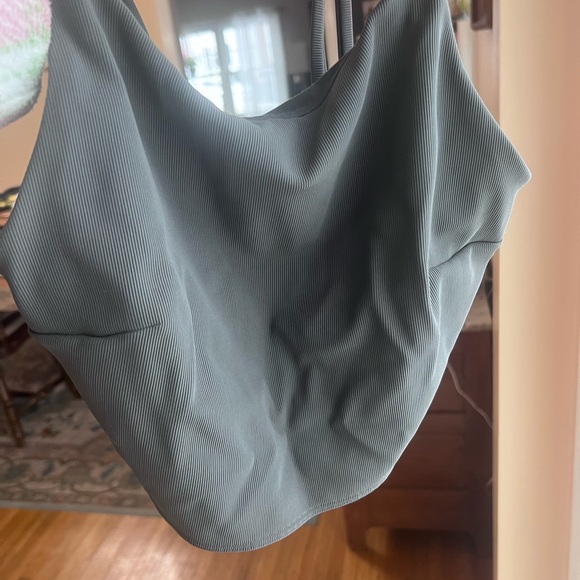 EUC Lululemon Ribbed Back twist Yoga Bra/Crop Size 10! - Picture 10 of 10